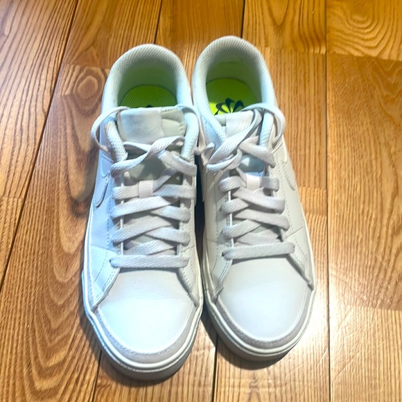 Nike court legacy shoe women’s 6 - Picture 3 of 4